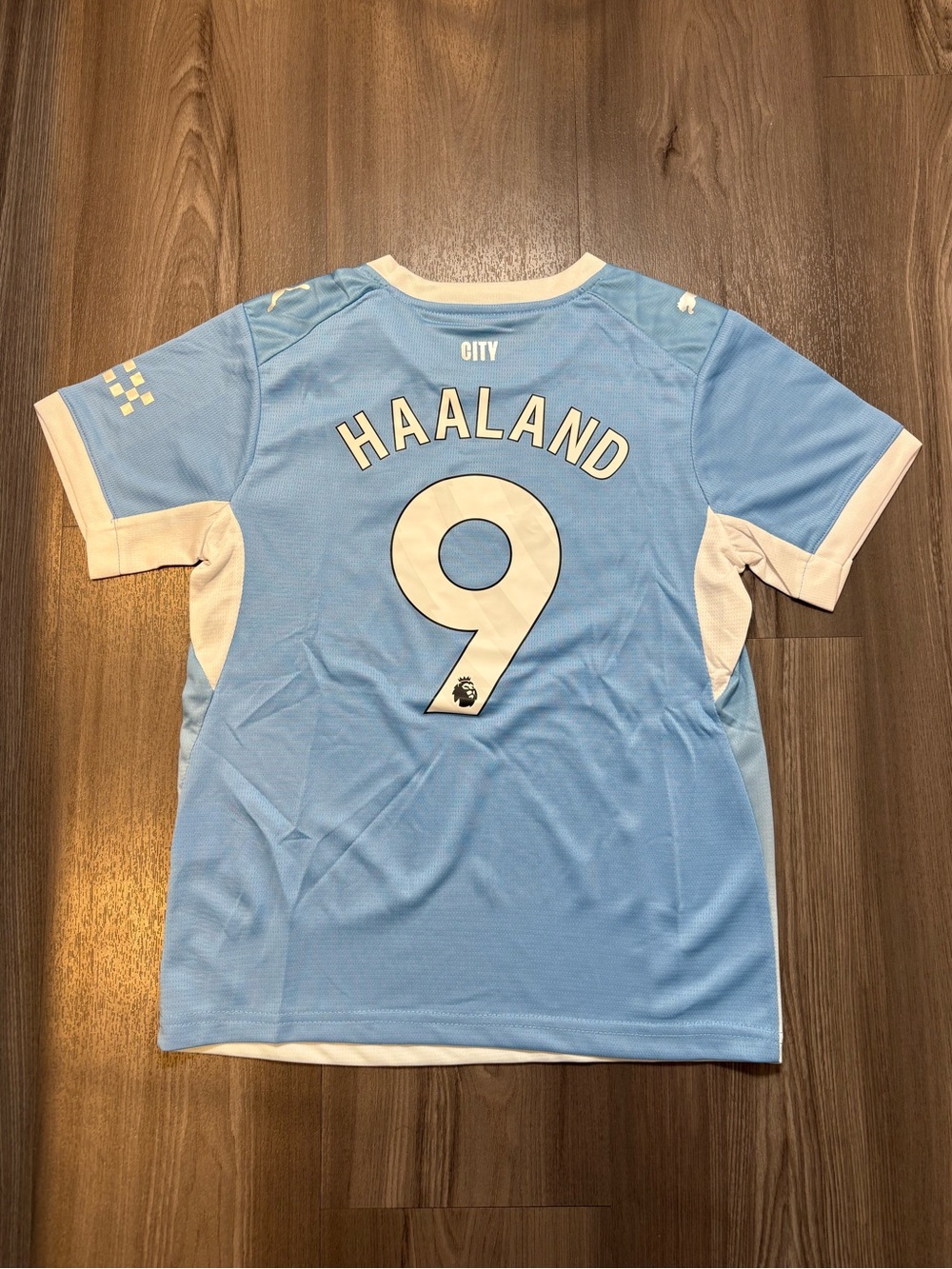 ERLING HAALAND #9 Manchester City 2026-27 Home Kids Kit - Picture 5 of 8